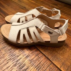Clarks Collection Sandals Womens Size 7 White Leather Comfort Strappy